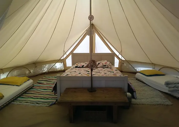 Tentes Bohemes Dans Un Ecolieu Avec Piscine Hors-Sol