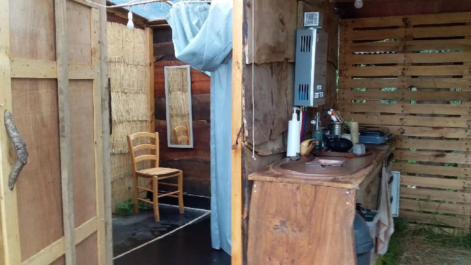Luxury tent Tentes Bohemes Dans Un Ecolieu Avec Piscine Hors-Sol Peault