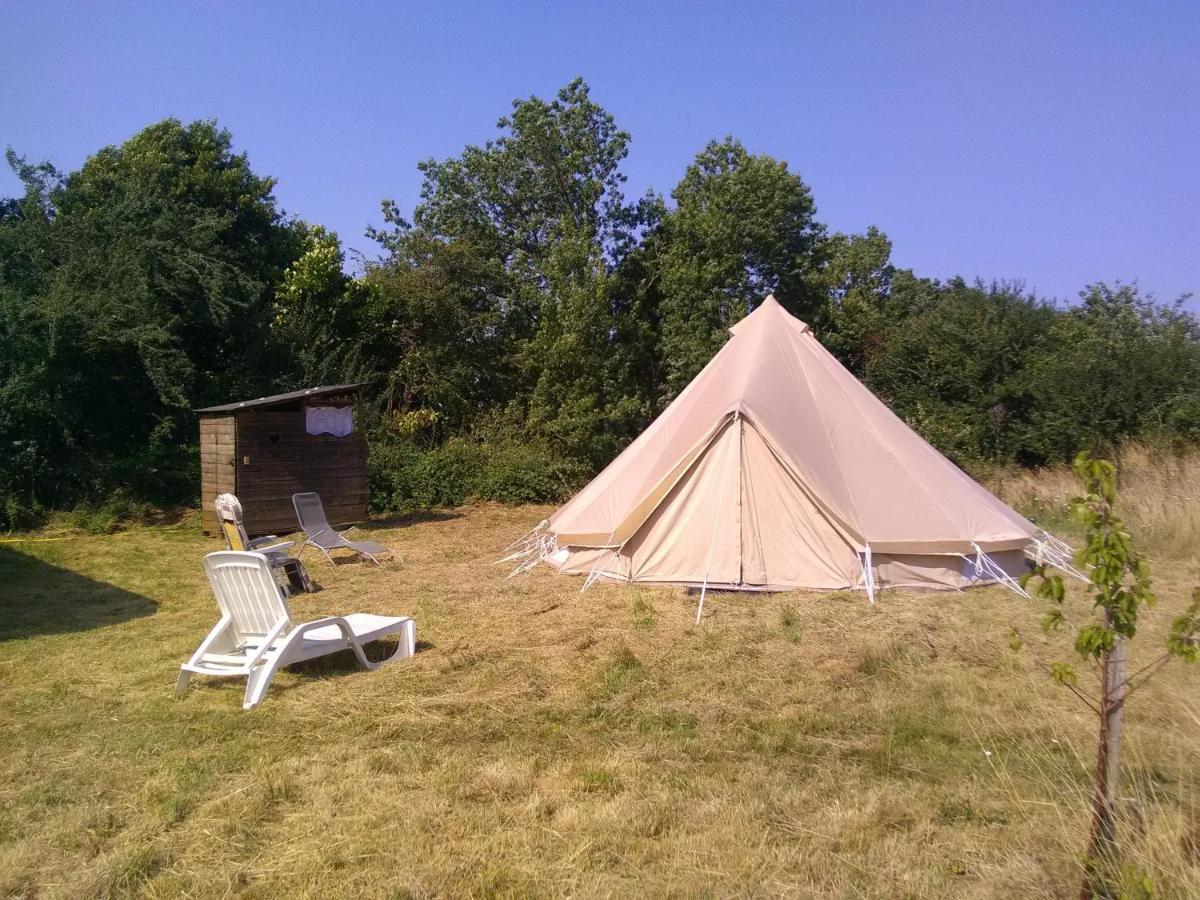 Tentes Bohemes Dans Un Ecolieu Avec Piscine Hors-Sol *