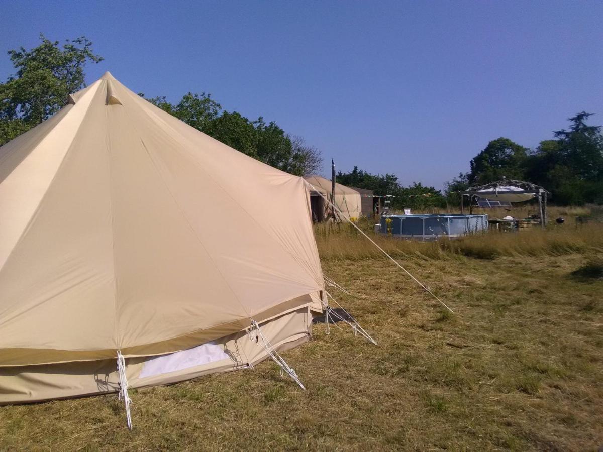 Tentes Bohemes Dans Un Ecolieu Avec Piscine Hors-Sol Luxury tent Peault